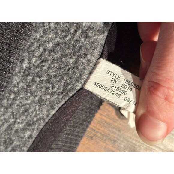 Sporty Chic! Under Armour XL Crewneck Sweatshirt - Gold Sparkle Logo (Tiny Disc - Picture 7 of 10